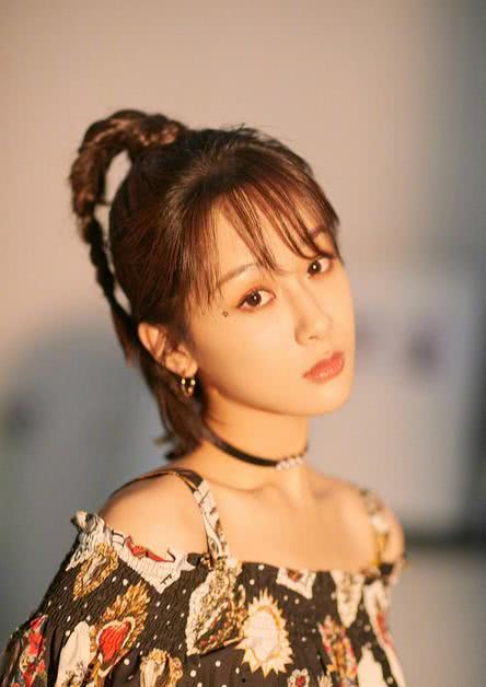 杨紫最新爆料出炉,娱乐圈背后的真实故事 第1张 杨紫最新爆料出炉,娱乐圈背后的真实故事 第1张